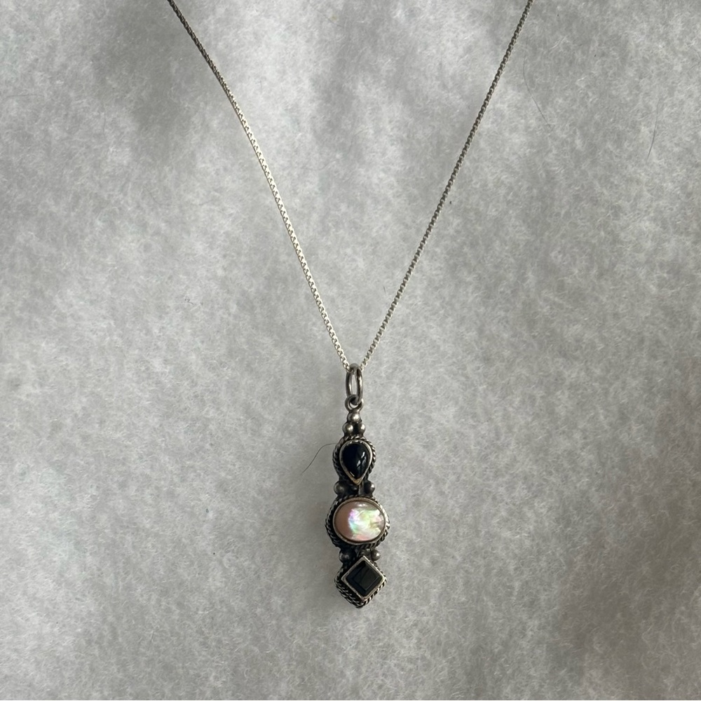 Vintage Sterling Silver 925 Onyx Mother of Pearl Necklace - Picture 10 of 15